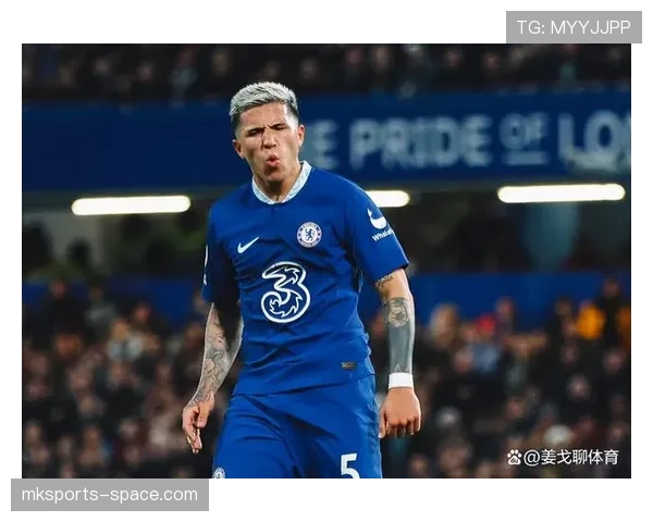 恩佐的无球跑动与位置感战术价值解析